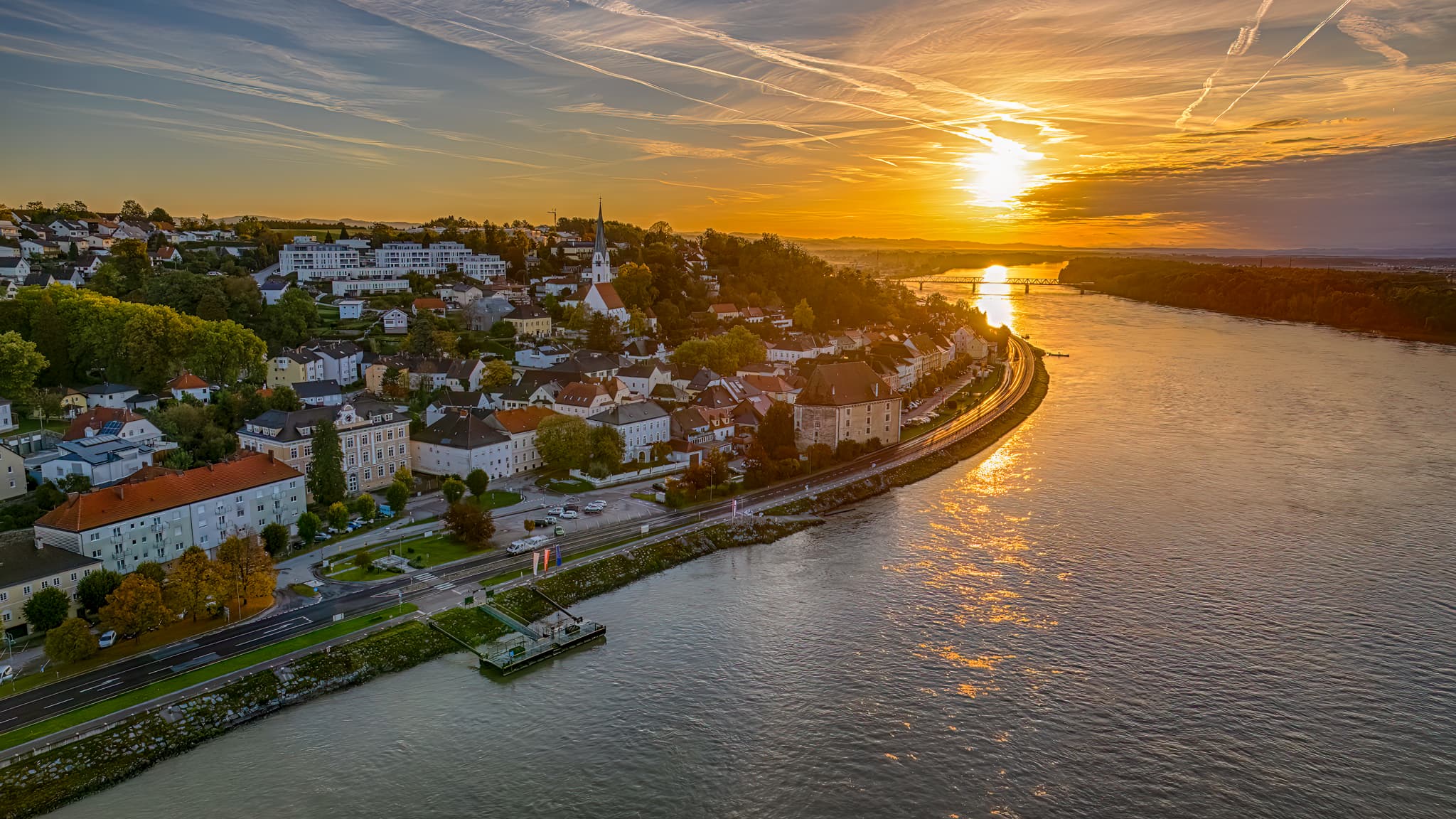 Spaziergang an der Donau in Mauthausen